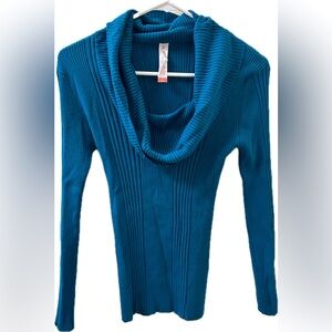 No Boundaries Women’s Teal Blue Sweater L